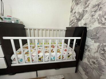 детский самокад: Детская кровать с выдвижными ящиками. в отличном состоянии. дети