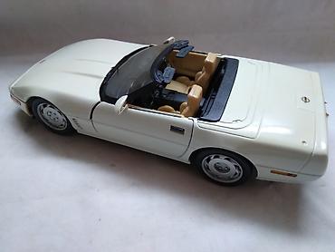 dron thunder: Maisto Chevrolet Corvette Cabrio C4 1/18 beli,kao nov — 6