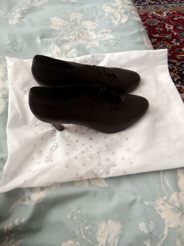 женские туфли на квадратном каблуке: Туфли, Размер: 38, цвет - Черный, Новый