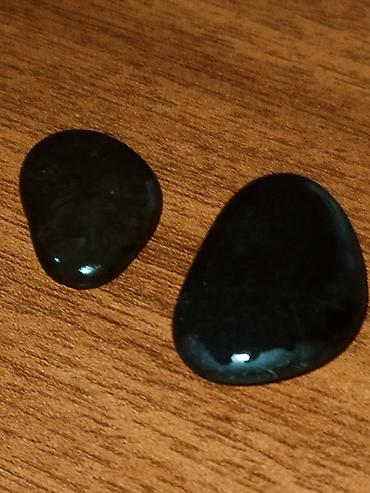 fiziki xerite: Məhsul: Bazalt daşları (qurumuş lava) Təsvir: - Qap‑qara rəngli, tam — 1