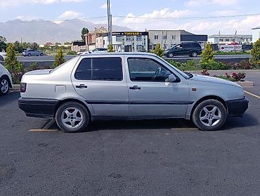 купить вакуум: Volkswagen Vento: 1994 г., Механика, Седан — 3