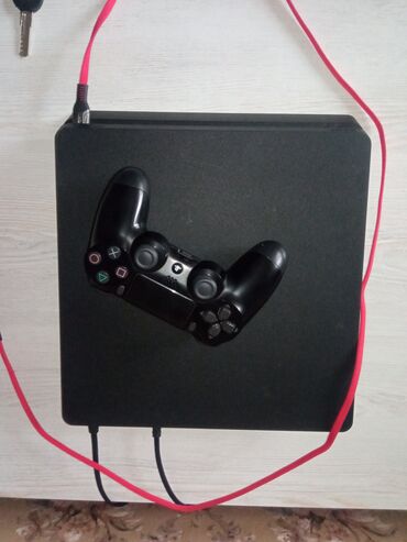 PS4 (Sony PlayStation 4): Продаю Sony Playstation 4 slim 1 терабайт аккаунт с играми не прошитая