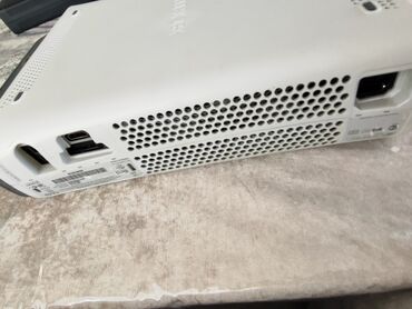Xbox 360 & Xbox: Xbox 360 konsol dəsti Komplekt: - Xbox 360 ağ korpus konsolu - 2 ədəd — 6