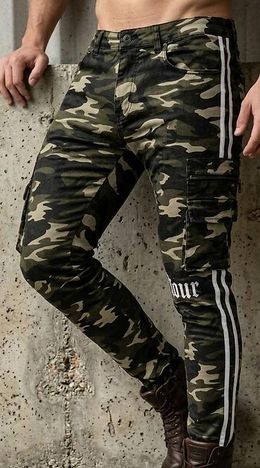 Muške cargo pantalone – maskirni dezen - Slim kroj sa blagim na lalafo.rs Muške cargo pantalone – maskirni dezen - Slim kroj sa blagim