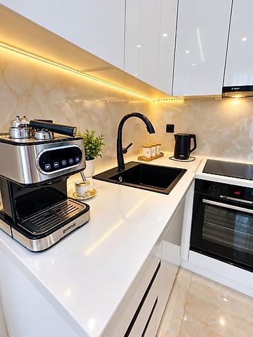 su cenler: SEA BREEZE POLO RESIDENCE-də kirayə mənzil 1 Gün - 120 azn 1 Həftə - — 5