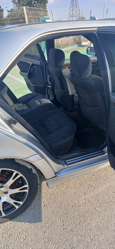 Mercedes-Benz: Mercedes-Benz C-Class (W202) sedan - Kuzov: 4 qapılı sedan, gümüşü — 9