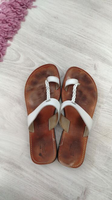 bele salonke prodaja: Sandals, 40