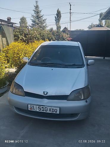 Транспорт: Toyota Platz: 2001 г., Седан — 3