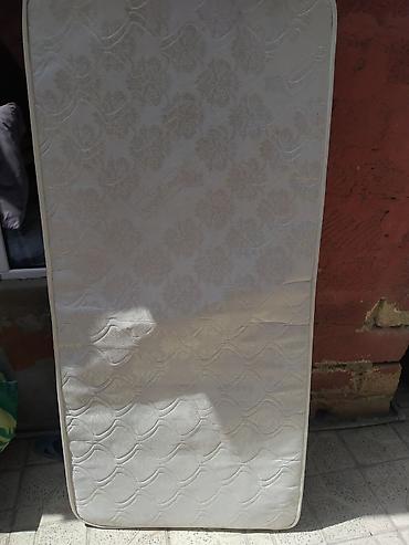 Çarpayılar: Çarpayi satilir.Bazalidir.Ölçuləri 200x90 bazasinin hundurluyu 22 — 4