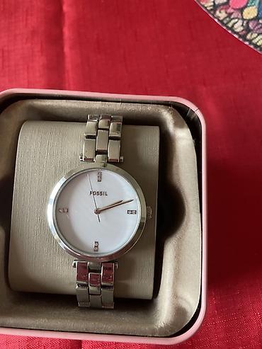 bata kozne torbe: Fossil ženski ručni sat u originalnoj metalnoj kutiji. - Model — 2