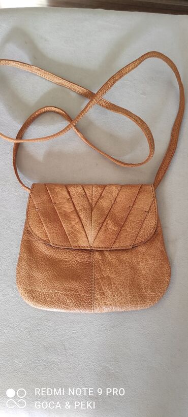 torbica fk barcelona: Preslatka PIECES nova kožna torbica sa etiketom. 18cm X 16cm