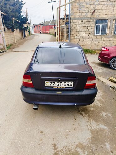 Opel: Opel Vectra: 1.8 l | 1996 il 530000 km Sedan — 11