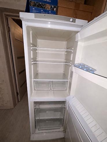 марожный сех: Холодильник Indesit, Б/у, Двухкамерный, 170 * — 3