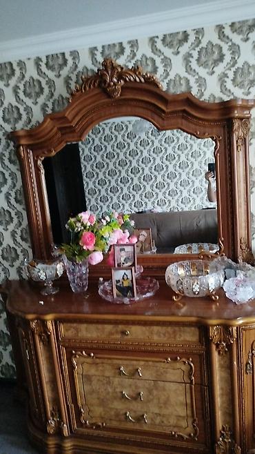 Klassik qonaq otağı mebel dəsti - Material: Təbii ağac fakturalı