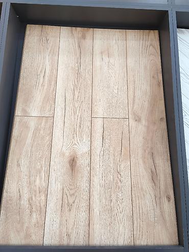 Təbii ağac fakturalı döşəmə örtüyü (laminat/parket görünüşlü panel)