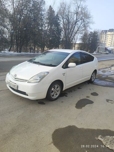москвич шинен: Toyota Prius: 2011 г., 1.5 л, Вариатор, Гибрид