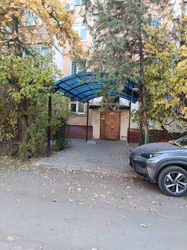 сдаю квартиру район рабочий городок: 3 бөлмө, 56 кв. м, 104-серия, 4 кабат, Косметикалык ремонт