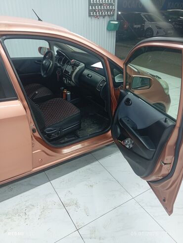 Honda: Honda Jazz: 2005 г., 1.4 л, Вариатор, Бензин, Хэтчбэк — 7