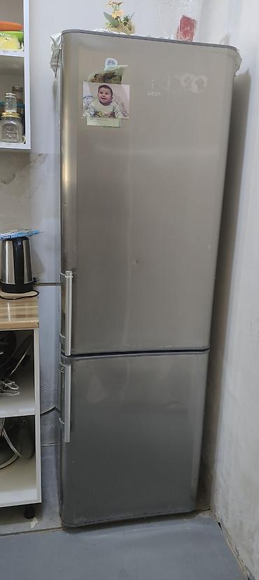 Mətbəx texnikası: İki qapılı indesiT soyuducu - Rəng: gümüş/metallik - Qapı düzümü — 1