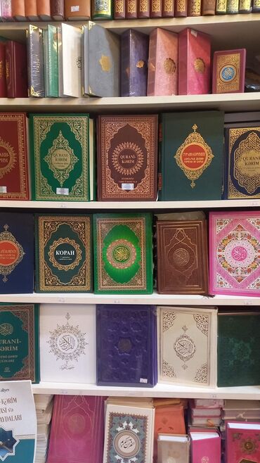 Dini kitablar: Qurani Kerim kitabi.Ereb dili ve tercumesi Azerbaycan dilinde.iki dil — 30
