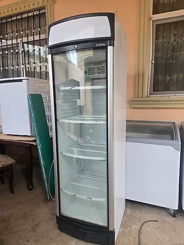 Soyuducu avadanlığı: Uğur su vitrini 500 Azn satılır.Tam işləkdir çox az işlənib.Hün 2m, en — 1