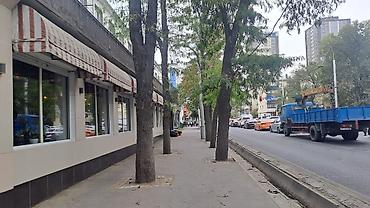 Коммерческая недвижимость: Сдаю Часть офиса: 36 м², В административном здании, С ремонтом, Первая линия, С отдельным входом, С системой безопасности — 4