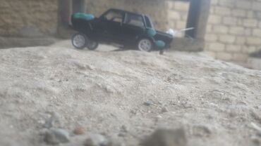 ordek maketi: Model avtomobil – kiçik ölçülü kolleksiya oyuncağı. - Korpus: sedana