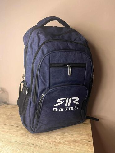 Sportske torbe i rančevi: 07. ranacevi 
40x28x15
3300 din — 17