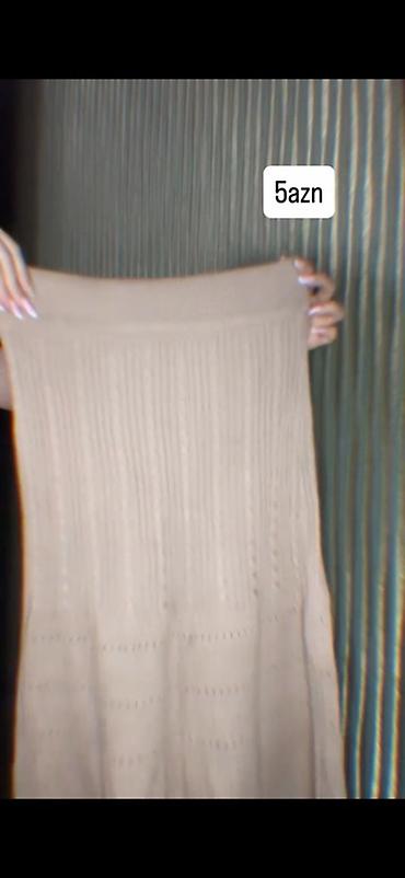 şortik kofta: Qadın geyimləri – hər biri 5 AZN 1) Qara crop T‑şört - Qısa model — 7