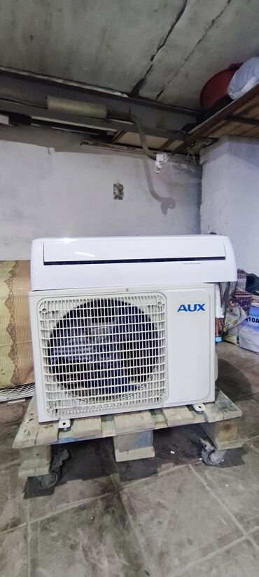 QAZ: Aux 25-30 kvadrat 9.000 btu ÖZ ŞƏKILI TAM YUYULUB Ve yoxlanılıb FRION