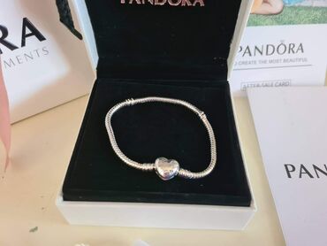 Narukvice: Vel 17.18.19.20
3,700 din na lalafo.rs — 3 Narukvice: Vel 17.18.19.20
3,700 din — 3