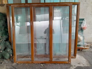пластиковый окны: Деревянное окно, цвет - Коричневый, Б/у, 155 *195, Самовывоз