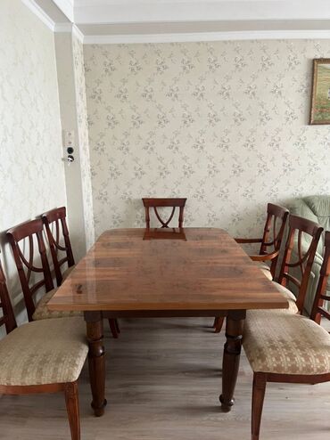 �������������� ������������ �������� �� �������� в Кыргызстан | КОМПЛЕКТЫ СТОЛОВ И СТУЛЬЕВ: Комплект стол со стульями. В идеальном состоянии. Дерево. 10 стульев