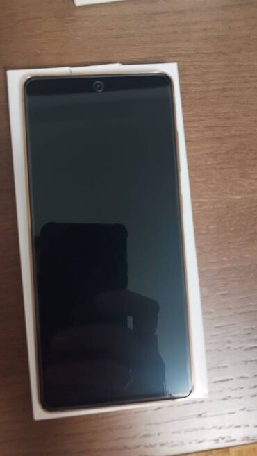 Samsung: Samsung Galaxy S20, bоја - Bela — 1