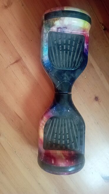 CD, DVD диски и кассеты: Ulduzlu səma dizaynlı bu hoverboard həm funksional, həm də göz oxşayan