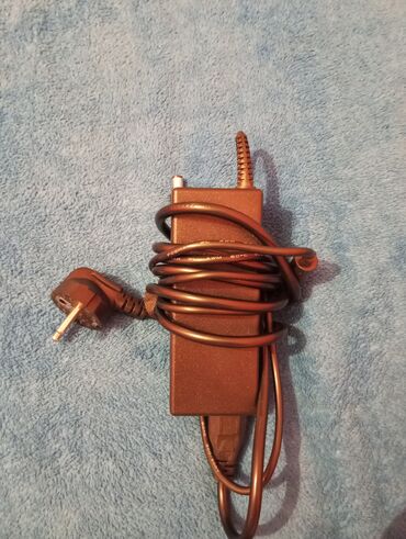 Səsgücləndiricilər, qulaqlıqlar və mikrofonlar: Təp təzə leptop adaptırı 90w