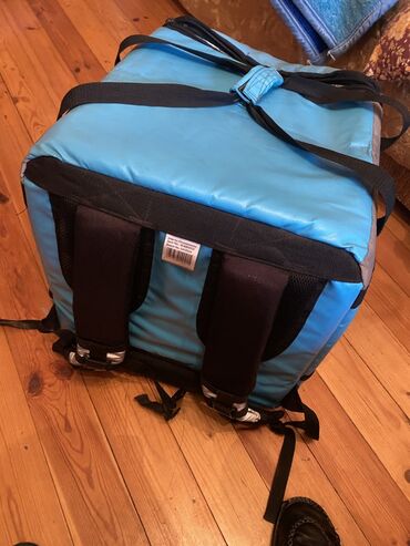 Kuryer çantaları: - Wolt çatdırılma çantası - Sabrina kask yaxşı vəziyyətdə - 1ədəd led — 5