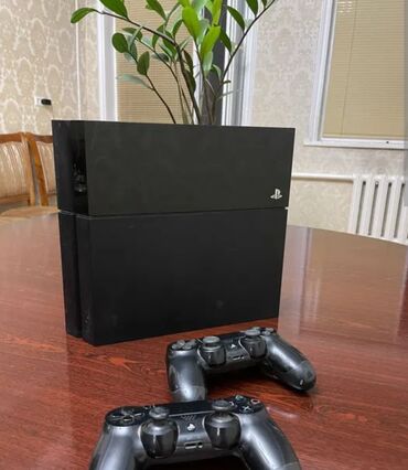 купить приставку для цифрового телевидения: Продается ps4 фат непрошитая память 500гб. В комплекте имеются
