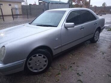 Mercedes-Benz: Mercedes-Benz E-Class: 1995 г., 2 л, Автомат, Бензин, Седан