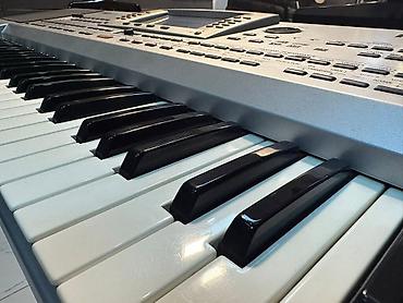 Sintezatorlar: Sintezator, Korg — 8