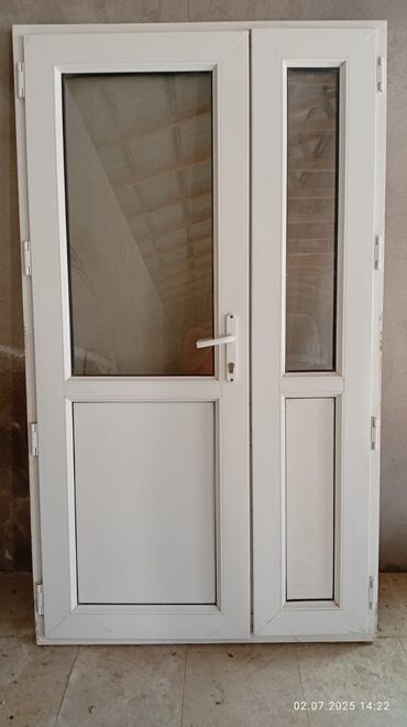 isdenmis qapilar: İşlənmiş Plastik qapı Ünvandan götürmə
