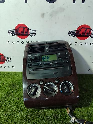 Центральная консоль для Toyota Avensis 2.0 (T22, 2001 г.)