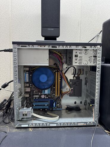 монитор display port: Компьютер, ядролор - 4, ОЭТ 4 ГБ, Татаал эмес тапшырмалар үчүн, Колдонулган, Intel Xeon, Камтылган видео карта, SSD