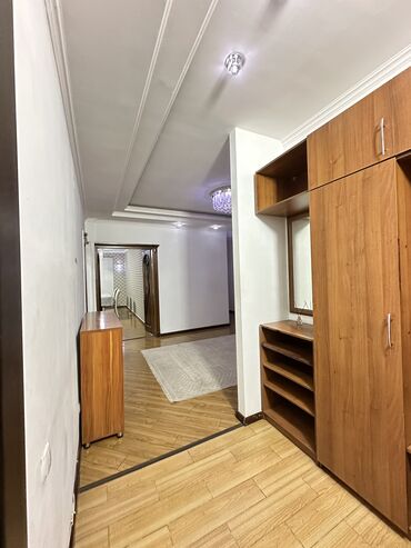 Долгосрочная аренда квартир: 4 комнаты, Агентство недвижимости, Без подселения, С мебелью полностью — 4