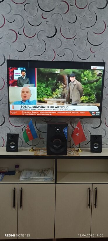 Видеоигры и приставки: Б/у Телевизор Artel LCD 43" FHD (1920x1080), Самовывоз