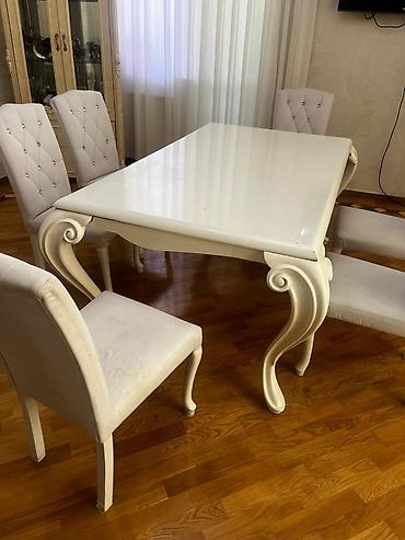 Masa desti 270azn. real alıcıya endirim mumkundur.masa