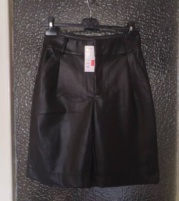 velicina 34 pantalone: XS (EU 34), Veštačka koža, bоја - Crna, Jednobojni