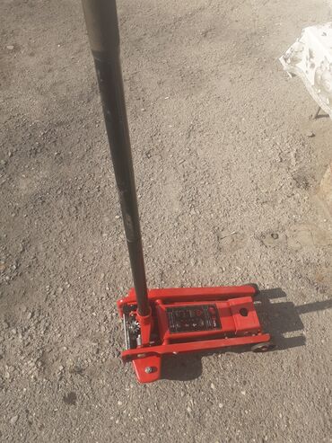 Avtomobil üçün alətlər: Yeni Hidravlik Domkrat, Maksimum yükqaldırma: 3 t, Ünvandan götürmə