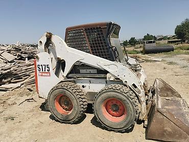 mini yer sumlayan: Bobcat S175.
İş saatı -2843.5 — 4