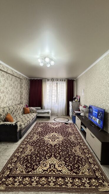 срочно продаётся квартира в районе ошского рынка: 1 комната, 43 м², Элитка, 4 этаж, Косметический ремонт